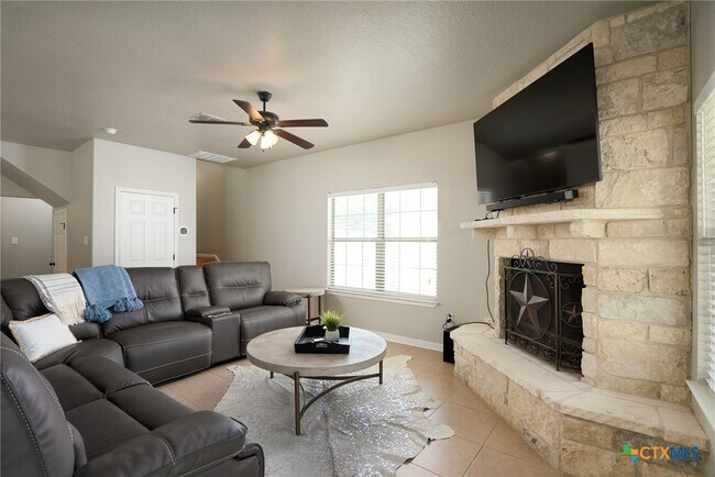 Building Photo - 1526 Bonnyview Dr