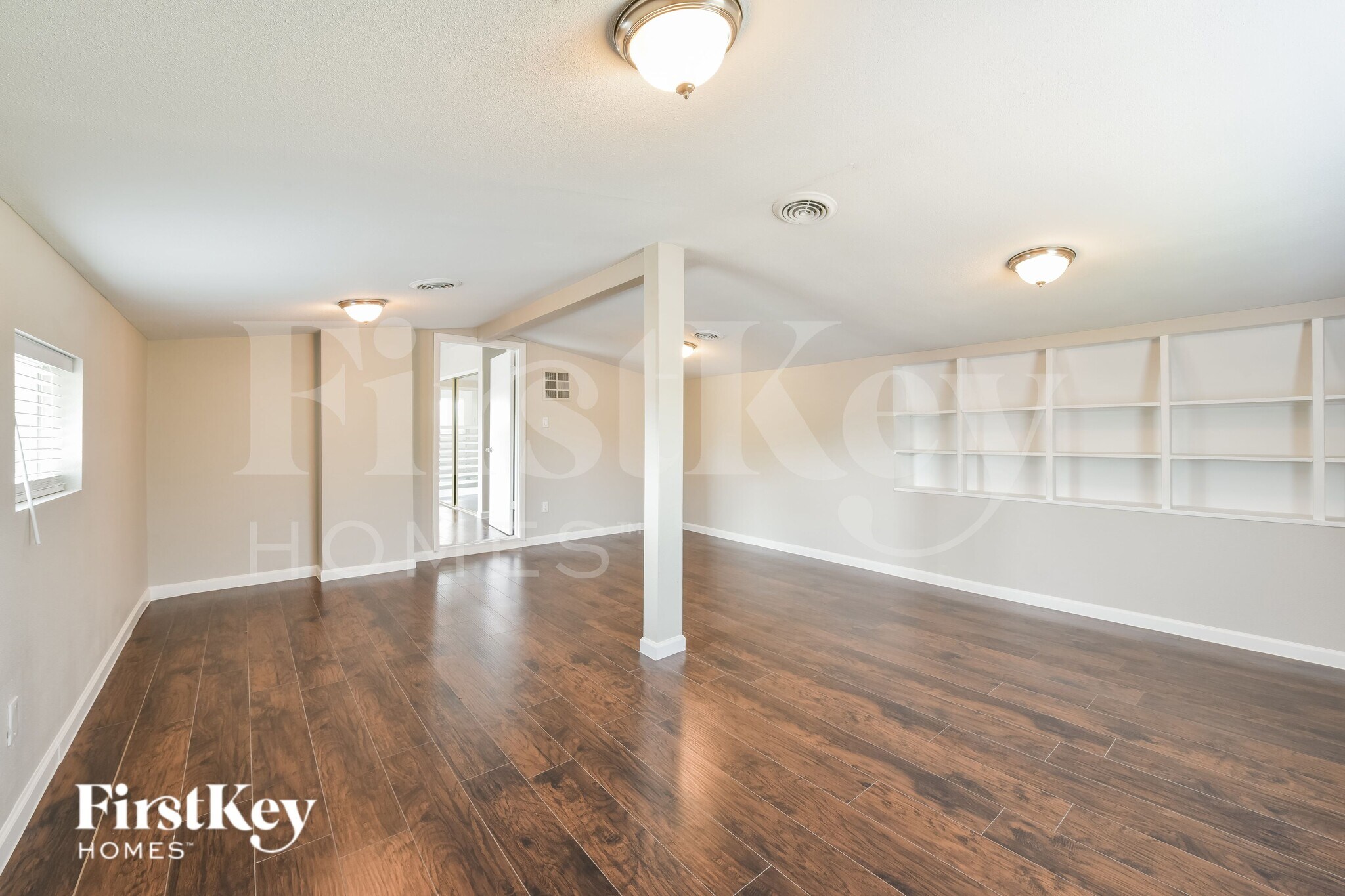 Building Photo - 3603 Canary Dr