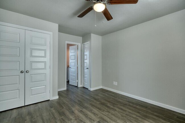 Building Photo - 520 FM 243