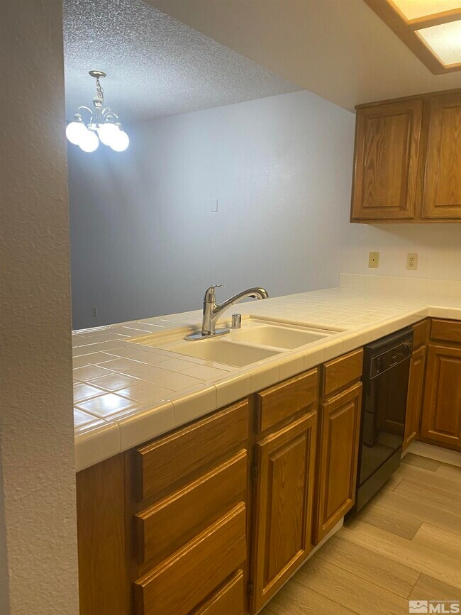 Building Photo - 2875 Idlewild Dr