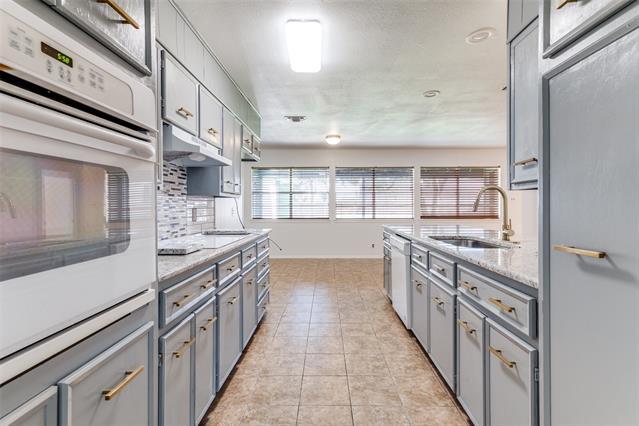 Building Photo - 2107 Briarwood Blvd