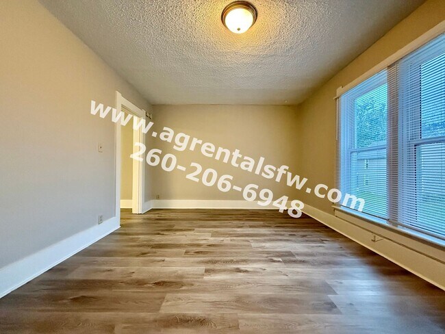 Building Photo - 912 Savilla Ave