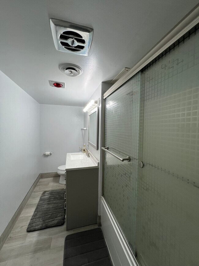 Building Photo - 1120 Herbert Ave