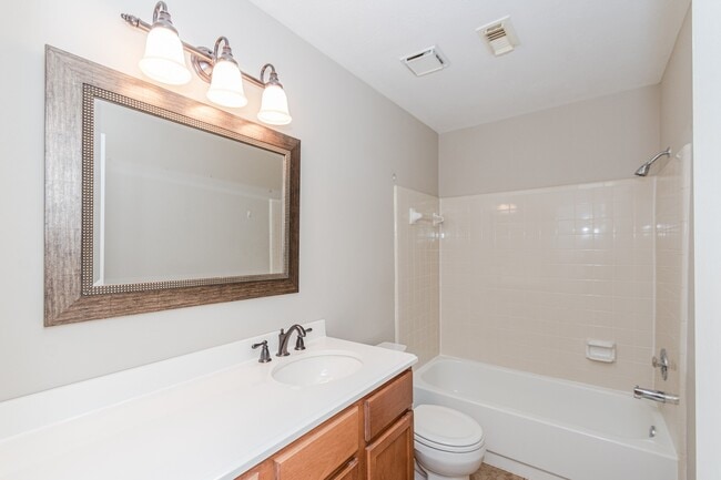 Building Photo - 14218 Sun Harbor Dr