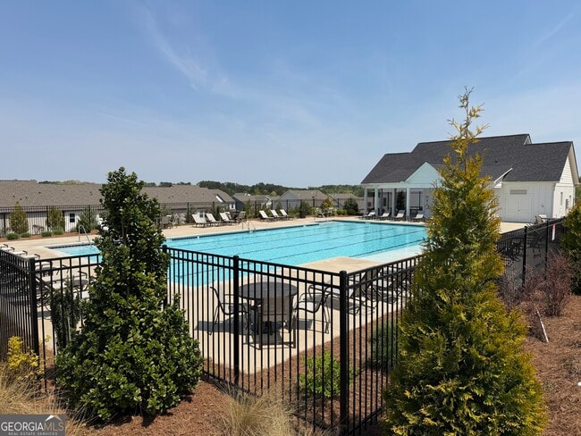 Building Photo - 716 Vallin St