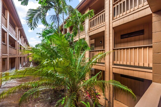 Building Photo - Top-floor, ocean-view 1BR/1BA condo in Honokowai — close to Honokowai Beach Park and Bad Ass Coffee.