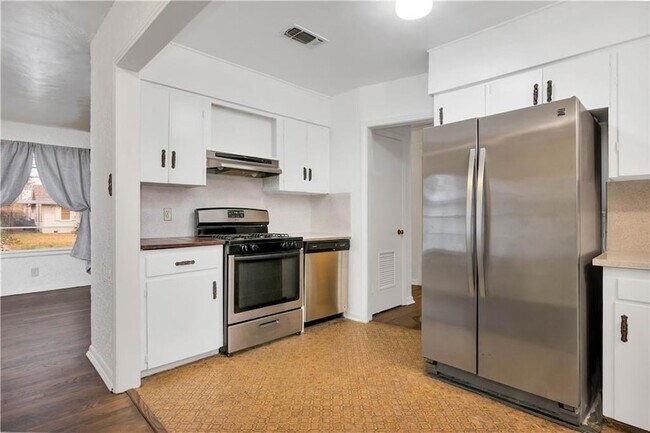 Building Photo - 5408 Joe Sayers Ave