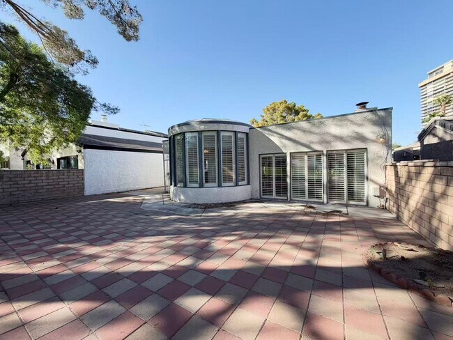 Building Photo - 3174 Bel Air Dr