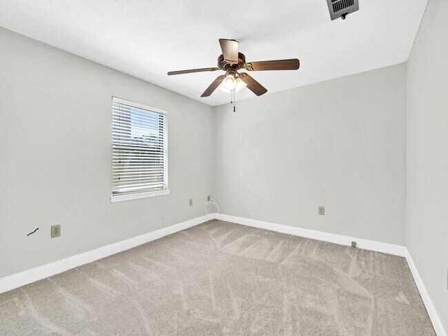 Building Photo - 258 Kidd St