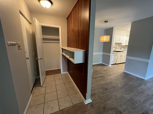 Building Photo - 1212 Schaub Dr