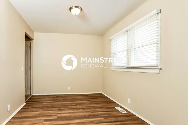 Building Photo - 4 Bedroom Pet-Friendly Home in Florissant,...