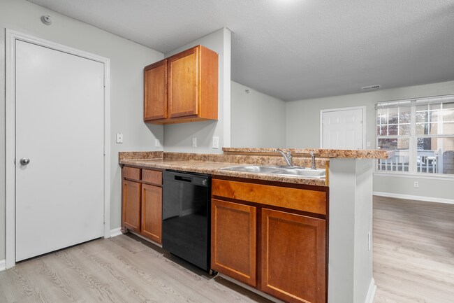 Building Photo - 2421 Hill St