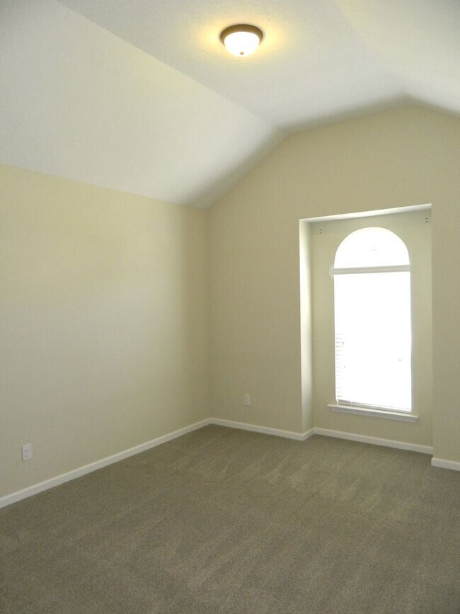 Building Photo - 7018 Summerton Dr