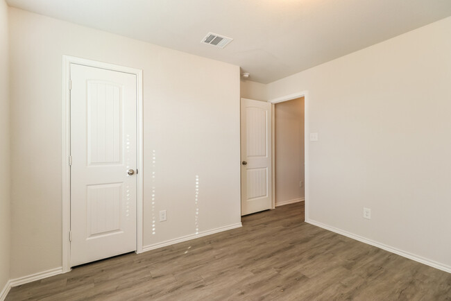 Building Photo - 3309 East Chunk Dr