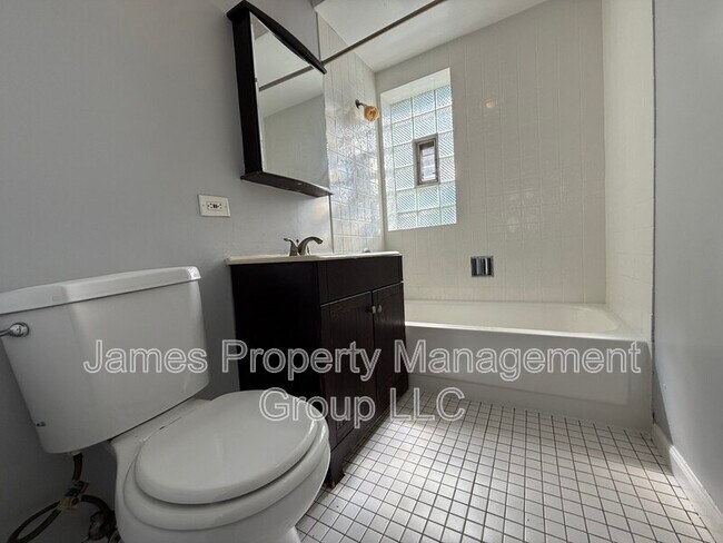 Building Photo - 6106 S Dorchester Ave