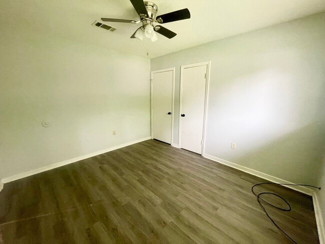 Building Photo - 3 BR/1 BA home in Pearl for Rent!!