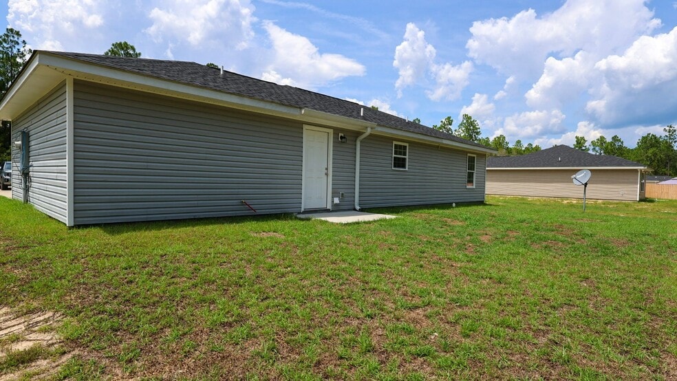 Building Photo - 521 Church Cir