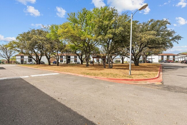 Building Photo - Your Charming 2/1 Apartment in Waxahachie Awaits - Perfect for a Small Family or Remote Worker! A...