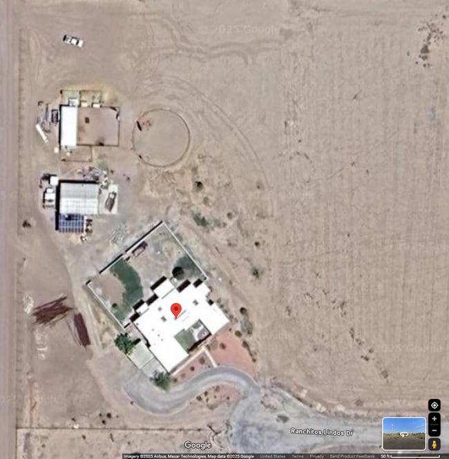 Primary Photo - Stunner in La Mesa, Bring your animals