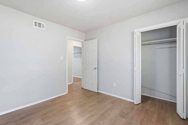 Building Photo - Ranch Style Home in Southside Savannah