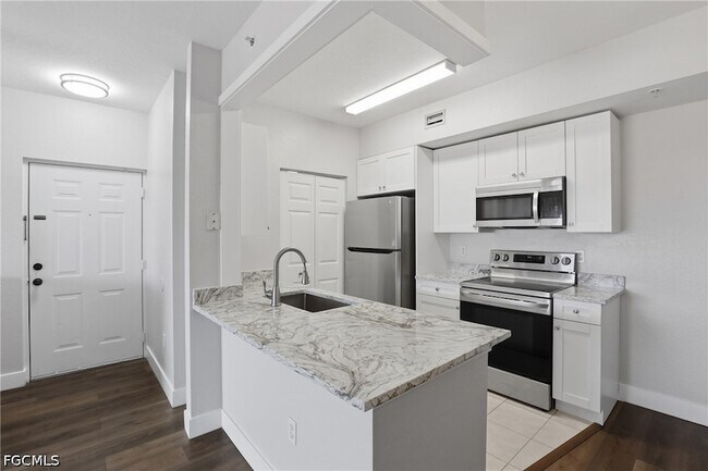 Building Photo - 6321 Aragon Way