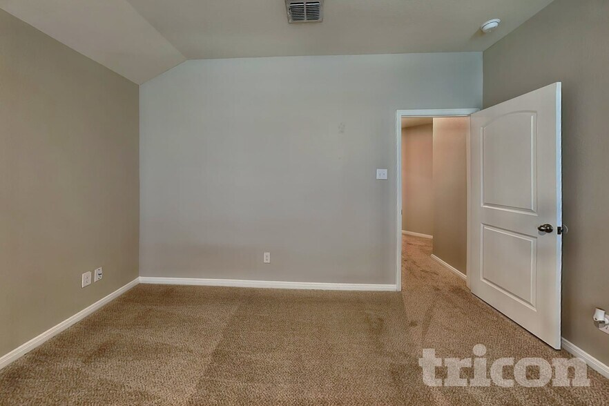 Building Photo - 10918 Chatham Ct