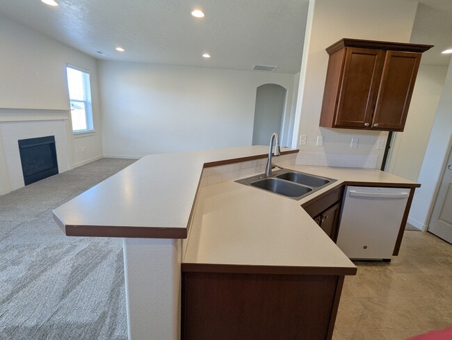 Building Photo - 3667 SW Pumice Stone Ave