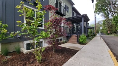 Building Photo - Baker Street Lofts