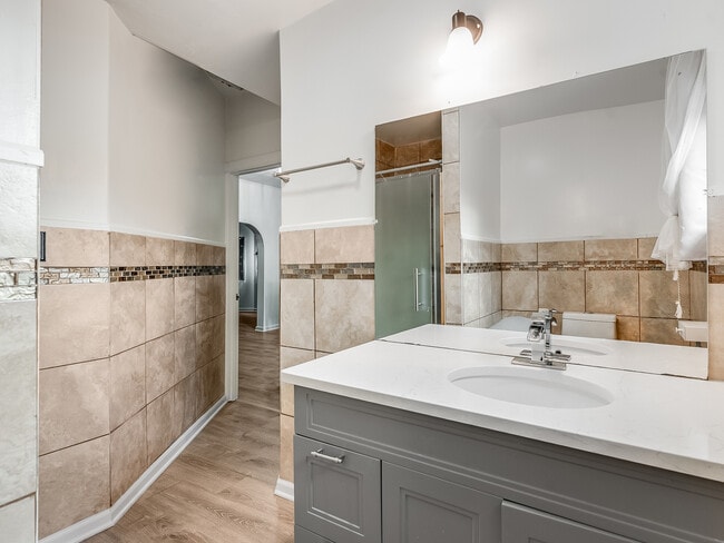 Building Photo - 608 Woodruff Ave