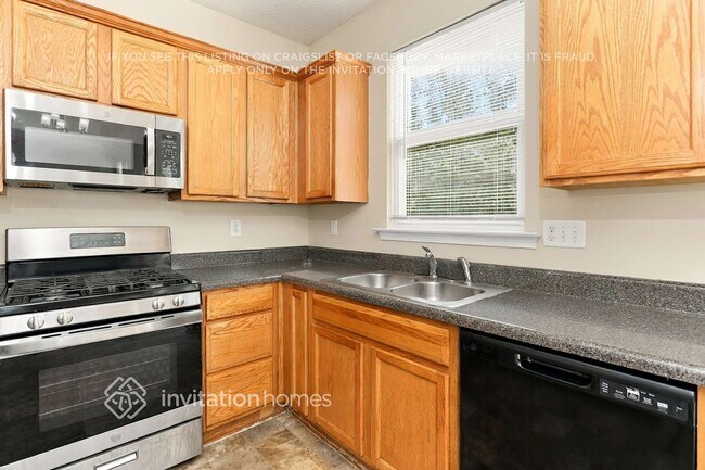 Building Photo - 250 Silver Arrow Cir