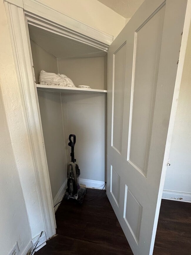 Building Photo - 3 Bedroom 1.5 Bath in Natrona Heights!