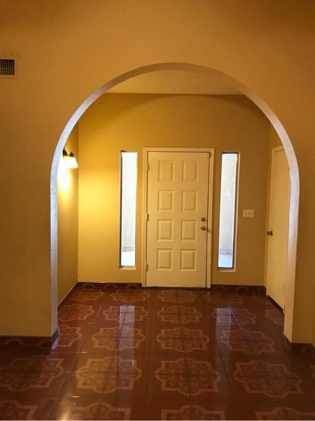 Building Photo - 3 bedroom in Peoria AZ 85345