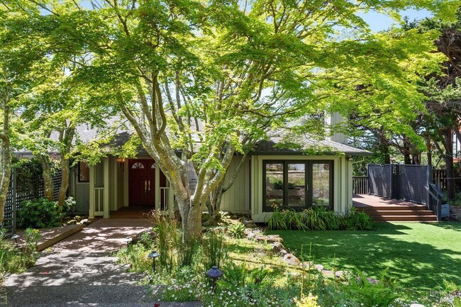 Building Photo - 19 Venado Dr