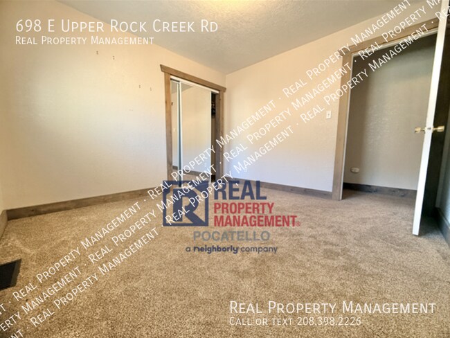 Building Photo - 698 E Upper Rock Creek Rd