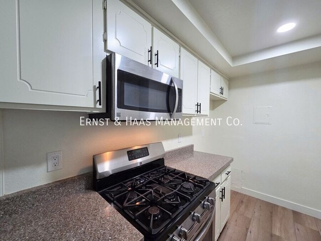 Building Photo - 12512 Cuesta Dr
