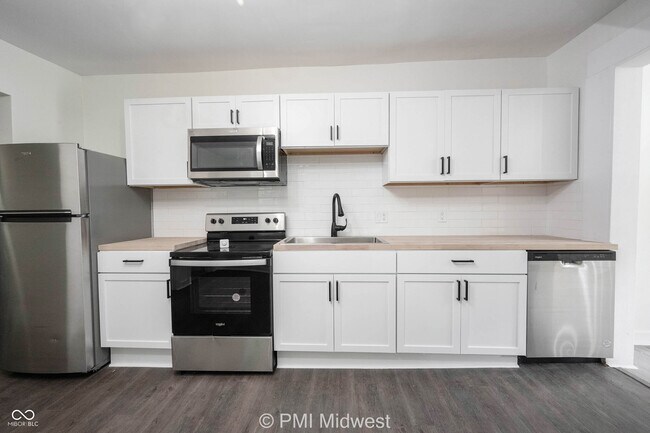 Building Photo - 426 N Bradley Ave