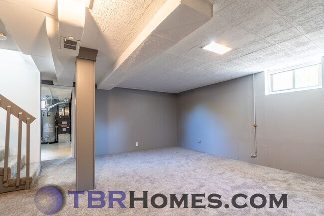 Building Photo - 4285 S Delaware St
