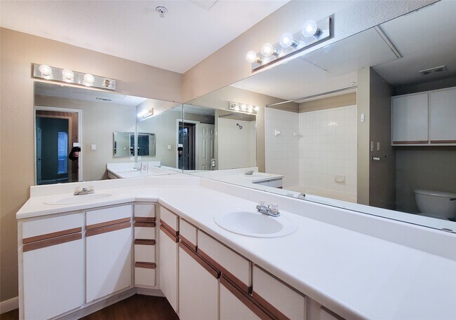 Building Photo - 1330 Old Spanish Trl