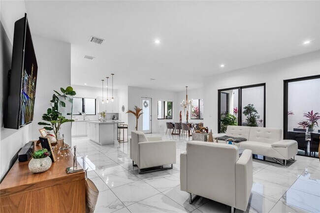 Building Photo - 4363 NW 81st Ave