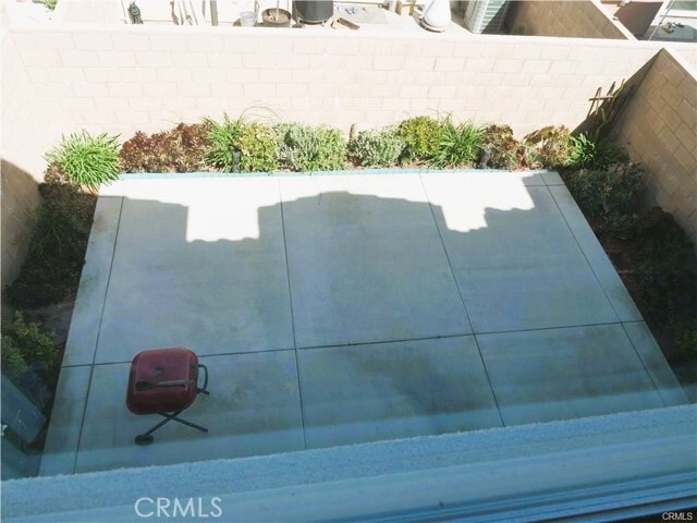 Building Photo - 15364 Lotus Cir