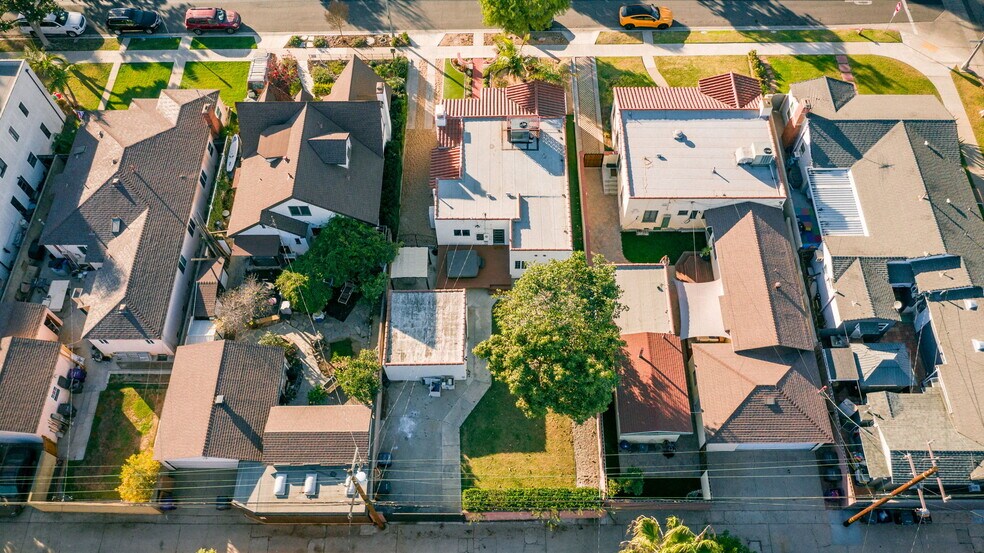 Building Photo - 3758 Gaviota Ave