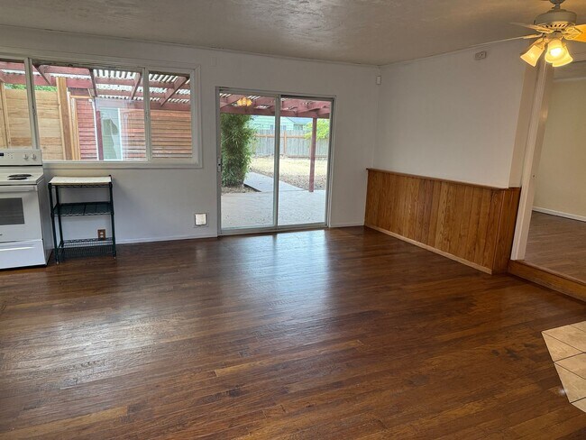 Building Photo - Charming 1-bedroom, 1-bath apartment in the Santa Clara area!