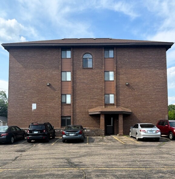 Building Photo - 819 5th Ave S