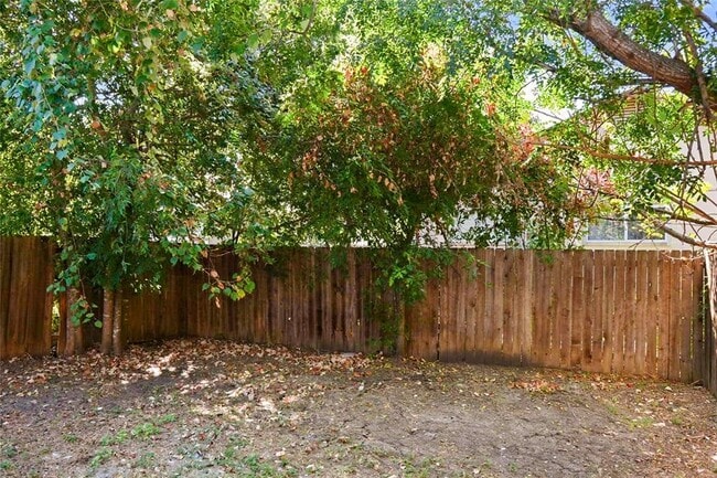 Building Photo - 6906 Deep Cir
