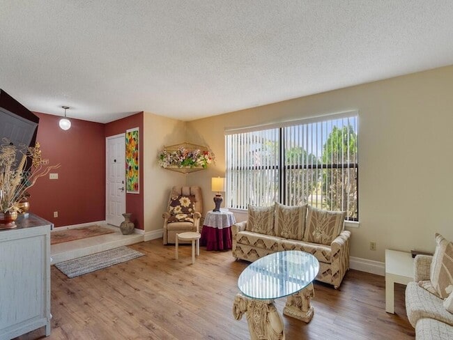 Building Photo - 2543 SE Price Ct