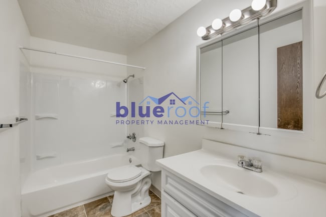 Building Photo - 14904 SE Arista Dr