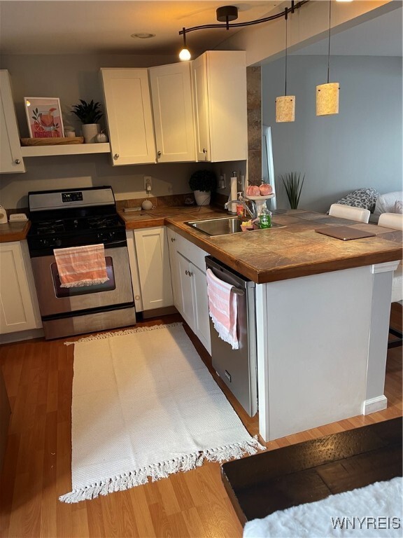 Building Photo - 4890 Lake Shore Rd