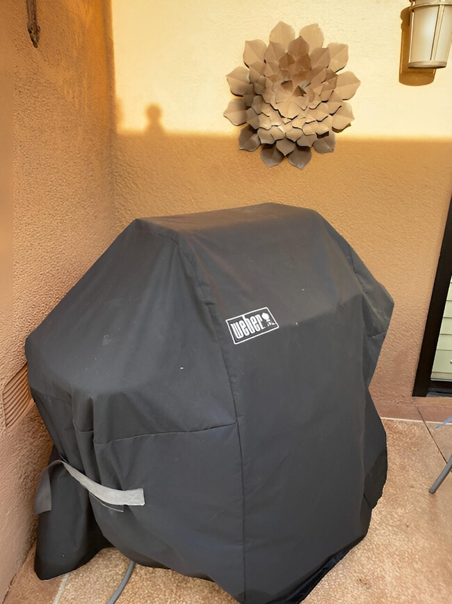 Building Photo - 11 Palma Dr