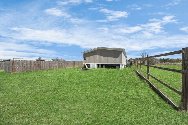 Building Photo - 1416 Rd 5601