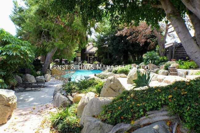 Building Photo - 3667 Country Club Dr